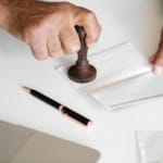 Você sabe qual a diferença entre “AV” e “R” em um matrícula de um imóvel?