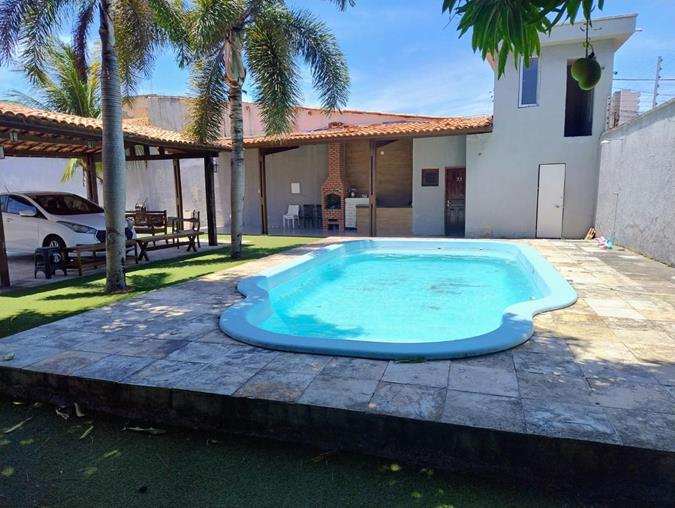 Casa solta à venda no Engenheiro Luciano Cavalcante com 770 m² e 5 suítes