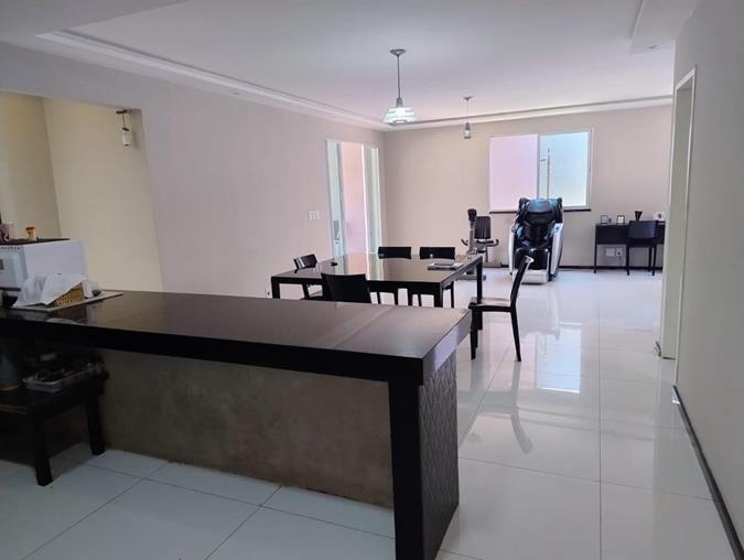 Casa solta à venda no Engenheiro Luciano Cavalcante com 770 m² e 5 suítes
