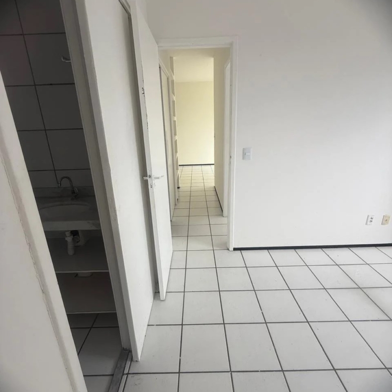 Apartamento à venda no Cambeba com 2 quartos por R$ 275 mil