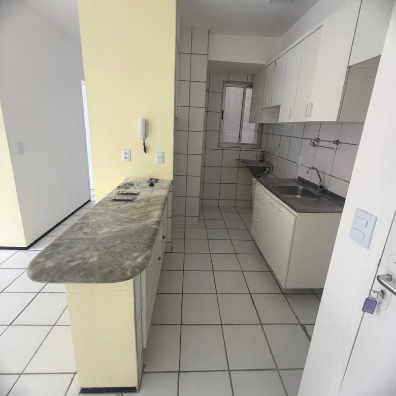 Apartamento à venda no Cambeba com 2 quartos por R$ 275 mil