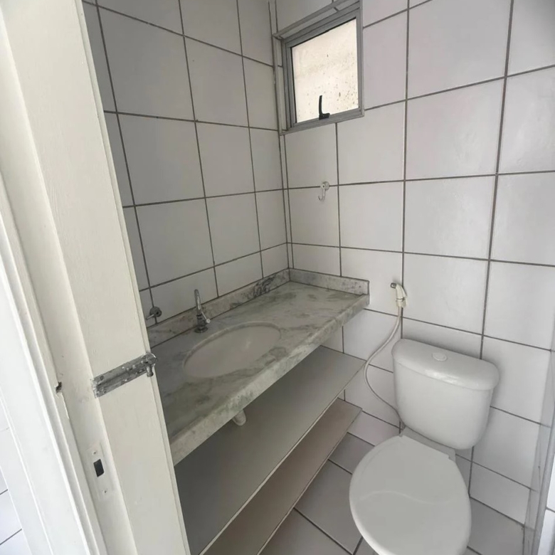 Apartamento à venda no Cambeba com 2 quartos por R$ 275 mil