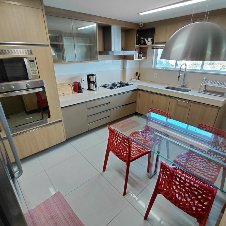 Apartamento à venda no Eng. Luciano Cavalcante com 219 m², 3 suítes e 3 vagas – Jardins do Algarve