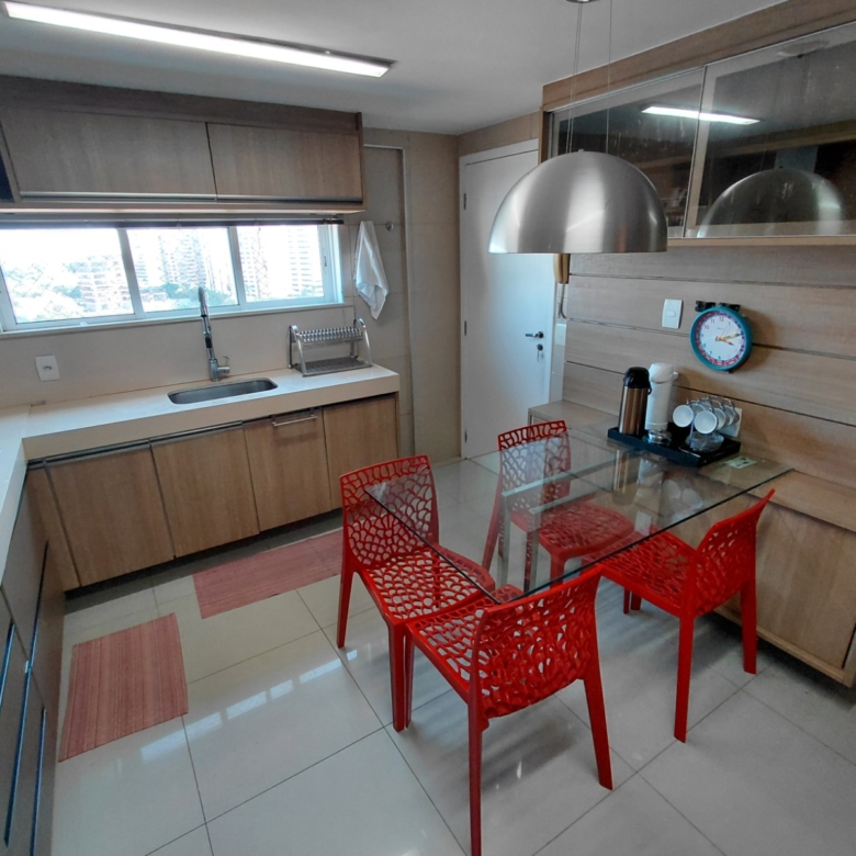 Apartamento à venda no Eng. Luciano Cavalcante com 219 m², 3 suítes e 3 vagas – Jardins do Algarve