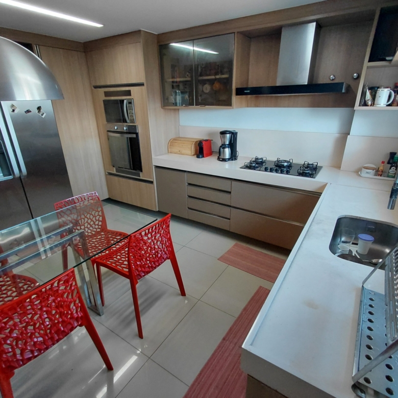 Apartamento à venda no Eng. Luciano Cavalcante com 219 m², 3 suítes e 3 vagas – Jardins do Algarve