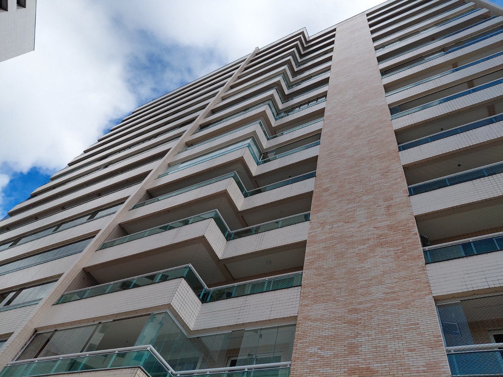 Apartamento à venda no Eng. Luciano Cavalcante com 219 m², 3 suítes e 3 vagas – Jardins do Algarve