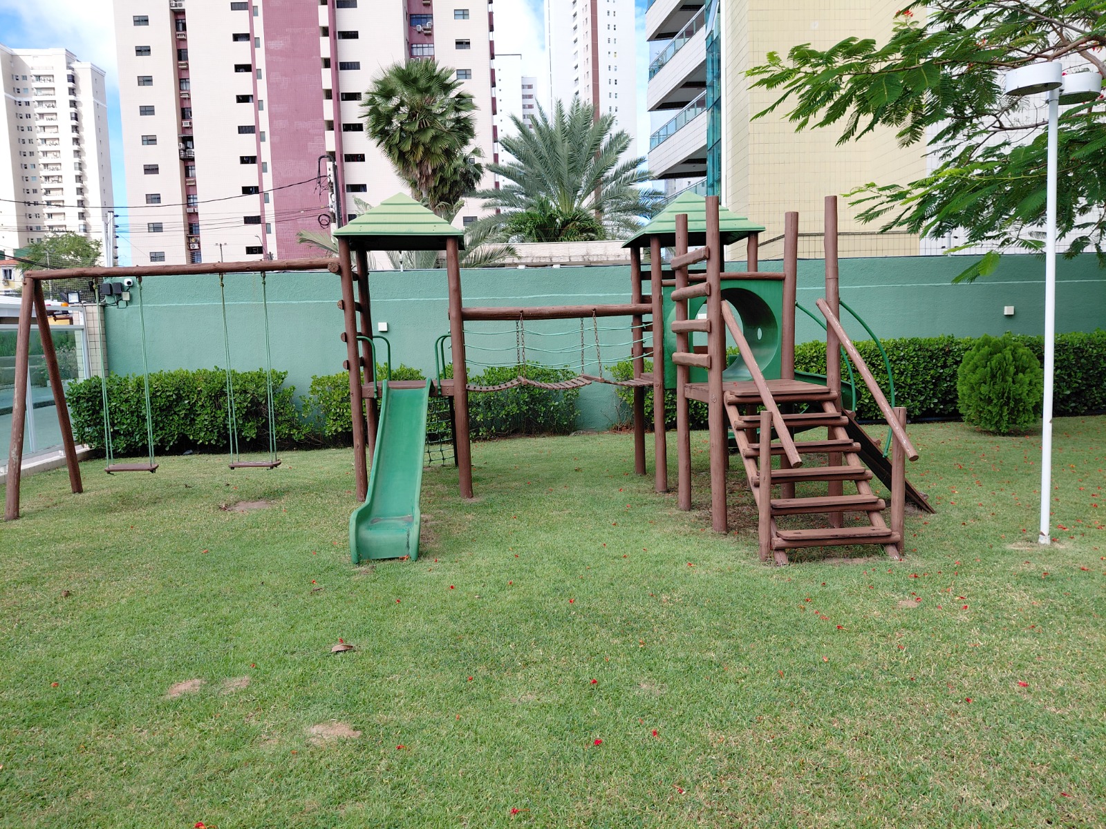 Apartamento à venda no Eng. Luciano Cavalcante com 219 m², 3 suítes e 3 vagas – Jardins do Algarve