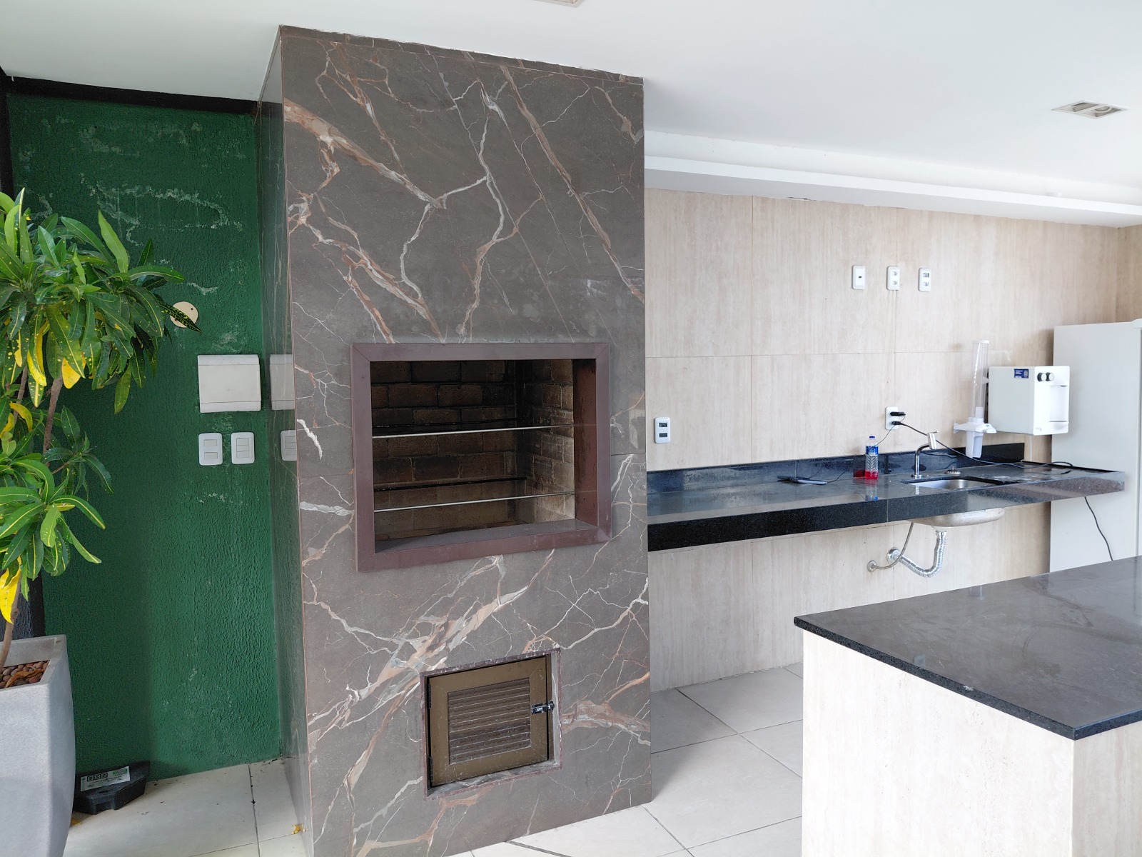 Apartamento à venda no Eng. Luciano Cavalcante com 219 m², 3 suítes e 3 vagas – Jardins do Algarve