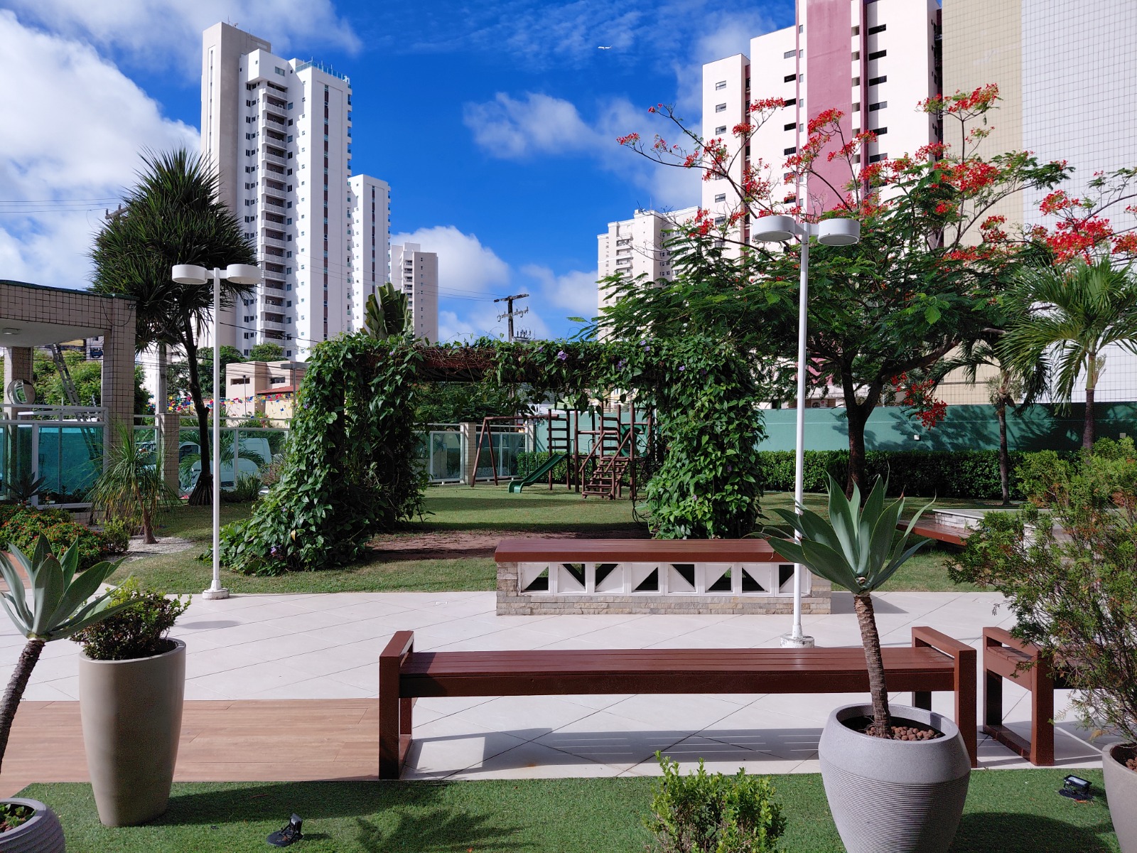 Apartamento à venda no Eng. Luciano Cavalcante com 219 m², 3 suítes e 3 vagas – Jardins do Algarve