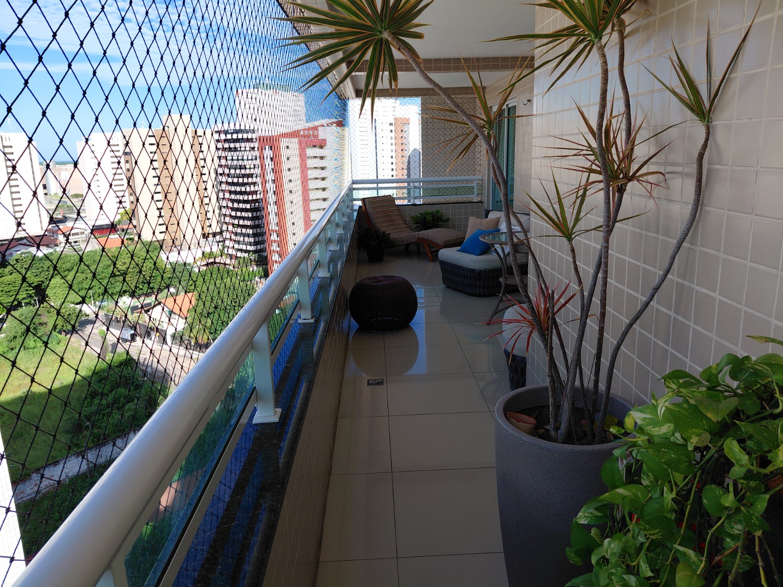 Apartamento à venda no Eng. Luciano Cavalcante com 219 m², 3 suítes e 3 vagas – Jardins do Algarve