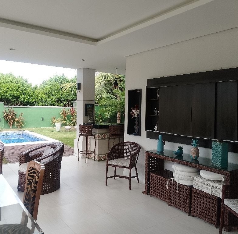 Casa à venda no Alphaville Fortaleza com 390 m², 5 suítes e 4 vagas – Eusébio/CE