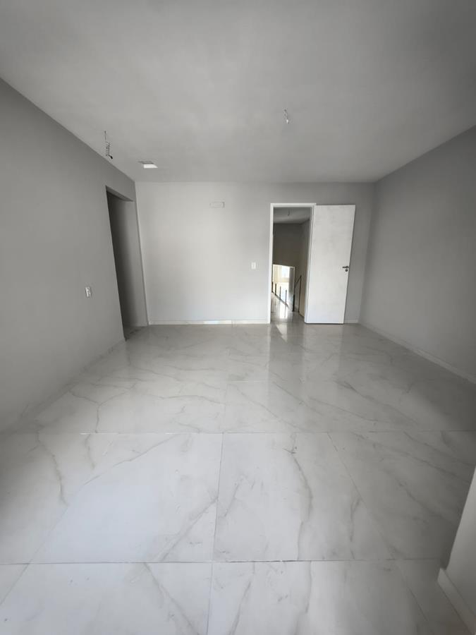 WhatsApp Image 2026-10-15 at 10.34.26 (Copy) Casa Duplex à Venda – 177,69 m², 4 Suítes, Quintal e 2 Vagas de Garagem – foto 12